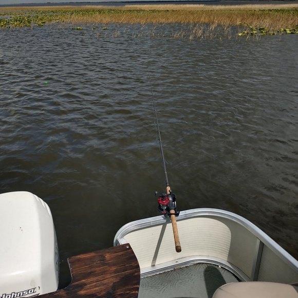 Katydid Single Bay Rod Holder with Hardware - Picture 3 of 5